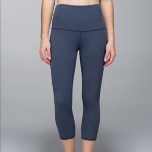 Lululemon Wunder under HthdBlue size 2 gently worn